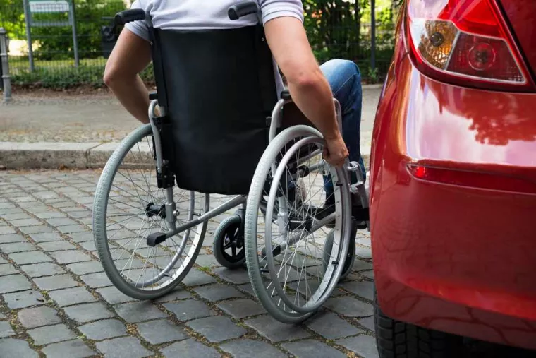 À qui s’adresser pour réserver un trajet pour aller chez un chirurgien ?, Soissons, Théo Taxi